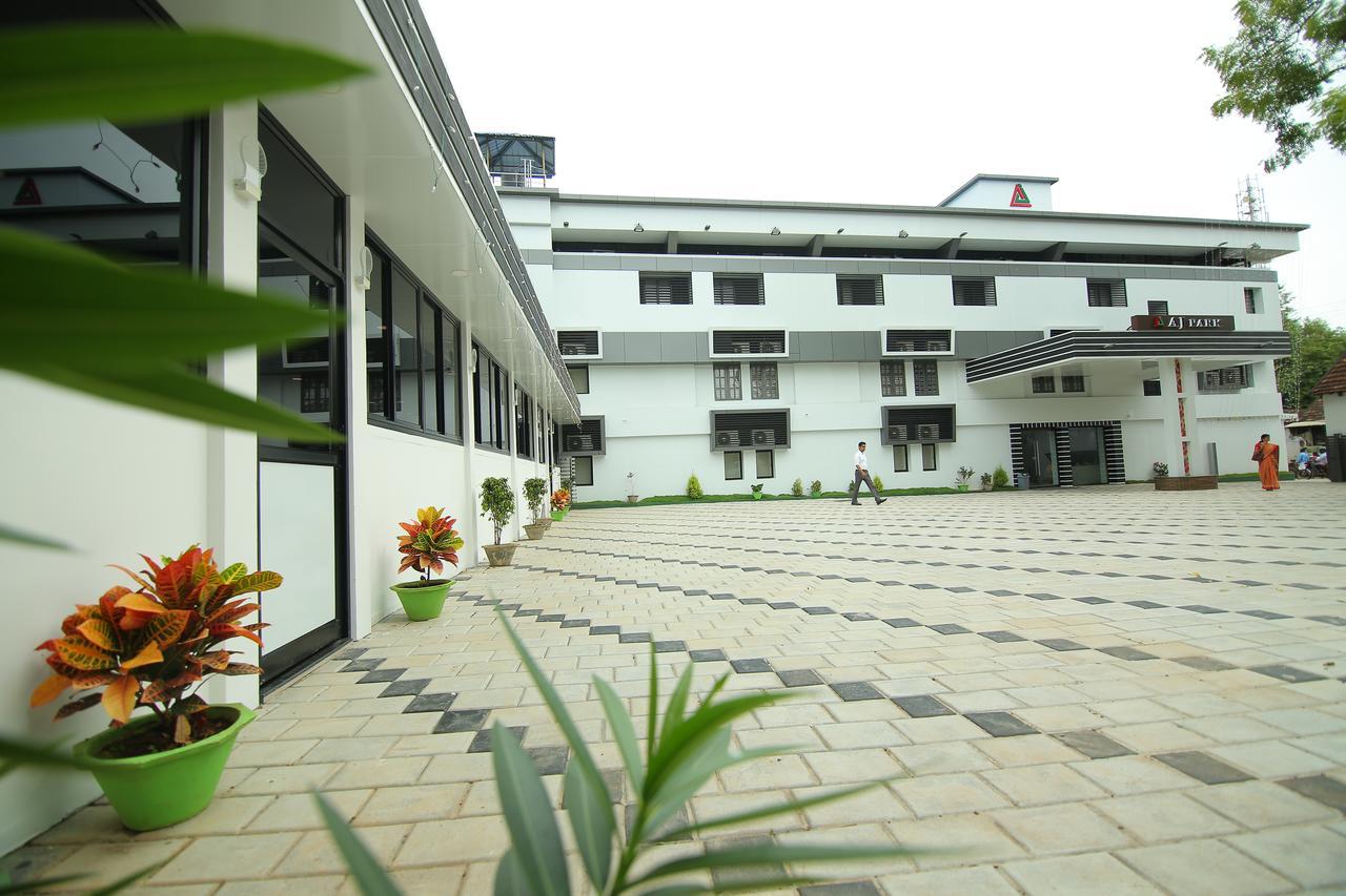 Hotel A J Park Alappuzha Esterno foto