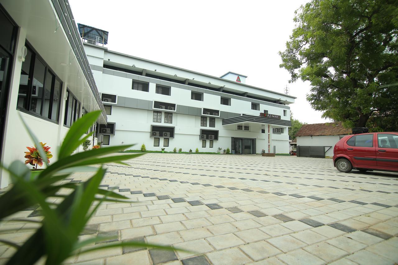 Hotel A J Park Alappuzha Esterno foto