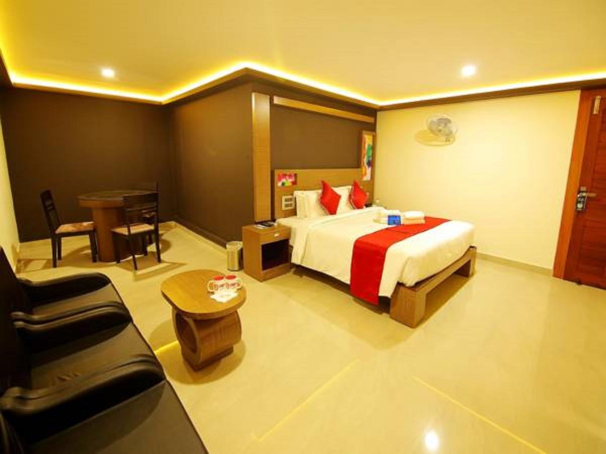 Hotel A J Park Alappuzha Esterno foto